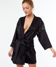 Product L´alternative chic et sensuelle pour cocooner avec chic! Déshabillé Manches 3/4 Dentelle Ceinture à la taille Le mannequin mesure 177cm et porte une taille S/36Description L´alternative chic et sensuelle pour cocooner avec chic! Déshabillé Manches 3/4 Dentelle Ceinture à la taille Le mannequin mesure 177cm et porte une taille S/36 Femme Nuit > MODÈLES > Déshabillés, Kimonos Frais de port offerts des 60EUR Mise à jour 12/16/17