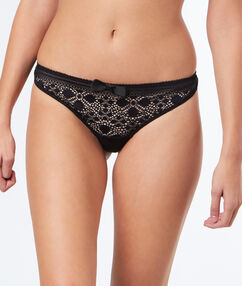 Product Délicatement entourée d´une basque en dentelle graphique, la taille est sublime! Coté décolleté, gagnez une taille grâce à l´effet push up! Soutien-gorge N°1 : Push up +1 taille Dentelle Bretelles ajustables Agrafes dosDescription Délicatement entourée d´une basque en dentelle graphique, la taille est sublime! Coté décolleté, gagnez une taille grâce à l´effet push up! Soutien-gorge N°1 : Push up +1 taille Dentelle Bretelles ajustables Agrafes dos Femme Culottes & bas > FORMES > Tangas Frais de port offerts des 60EUR Mise à jour 01/11/18