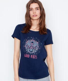 Product Good vibes only sur ce top à motifs ethniques! Top Col rond Manches courtes Application motifs Le mannequin mesure 177cm et porte une taille S/36Description Good vibes only sur ce top à motifs ethniques! Top Col rond Manches courtes Application motifs Le mannequin mesure 177cm et porte une taille S/36 Femme Nuit > MODÈLES > Hauts de Pyjama > Les Manches Courtes Frais de port offerts des 60EUR Mise à jour 01/11/18