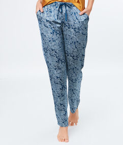 Product Le satin dévoile un imprimé cachemire chic et délicat. A mixer à un caraco uni! Pantalon 2 poches Imprimé Cordon de serrage Le mannequin mesure 177cm et porte une taille S/36Description Le satin dévoile un imprimé cachemire chic et délicat. A mixer à un caraco uni! Pantalon 2 poches Imprimé Cordon de serrage Le mannequin mesure 177cm et porte une taille S/36 Femme Nuit > MODÈLES > Bas de Pyjama > Pantalons Frais de port offerts des 60EUR Mise à jour 01/11/18