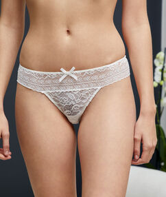 Product A fleur de peau, la dentelle joue la transparence, et suit les contours de nos formes. Tanga Tout dentelle Nud satinéDescription A fleur de peau, la dentelle joue la transparence, et suit les contours de nos formes. Tanga Tout dentelle Nud satiné Femme Culottes & bas > FORMES > Tangas Frais de port offerts des 60EUR Mise à jour 11/30/17
