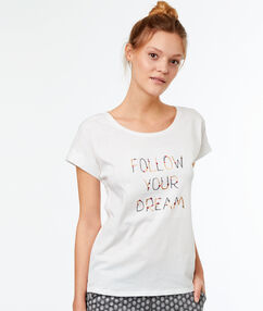 Product Follow your dream. Comment? En allant dormir! Top Col rond Manches courtes Application texte Le mannequin mesure 177cm et porte une taille S/36Description Follow your dream. Comment? En allant dormir! Top Col rond Manches courtes Application texte Le mannequin mesure 177cm et porte une taille S/36 Femme Nuit > MODÈLES > Hauts de Pyjama > Les Manches Courtes Frais de port offerts des 60EUR Mise à jour 12/28/17