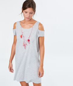 Product Un collier de plus, grigris et pompons se dessine en relief sur ce top doux! Top Col rond Manches courtes Application collier Le mannequin mesure 177cm et porte une taille S/36Description Un collier de plus, grigris et pompons se dessine en relief sur ce top doux! Top Col rond Manches courtes Application collier Le mannequin mesure 177cm et porte une taille S/36 Femme Nuit > MODÈLES > Nuisettes Frais de port offerts des 60EUR Mise à jour 01/11/18
