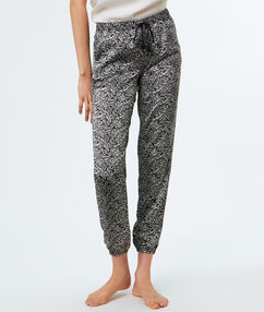 Product Trendy, l´imprimé feuillage s´invite sur notre look de nuit! Pantalon Satiné Imprimé feuillage Le mannequin mesure 177cm et porte une taille S/36Description Trendy, l´imprimé feuillage s´invite sur notre look de nuit! Pantalon Satiné Imprimé feuillage Le mannequin mesure 177cm et porte une taille S/36 Femme Nuit > MODÈLES > Bas de Pyjama > Pantalons Frais de port offerts des 60EUR Mise à jour 12/16/17