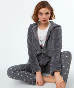 Product Ultra cute, ce pyjama 3 pièces est idéal pour un week-end cocooning! Pyjama 3 Pièces Top manches longues Pantalon imprimé Veste doudou à capuche Le mannequin mesure 177cm et porte une taille S/36Description Ultra cute, ce pyjama 3 pièces est idéal pour un week-end cocooning! Pyjama 3 Pièces Top manches longues Pantalon imprimé Veste doudou à capuche Le mannequin mesure 177cm et porte une taille S/36 Femme Nuit > MODÈLES > Pyjamas 3 pièces > Pyjamas 3 pièces Frais de port offerts des 60EUR Mise à jour 12/29/17