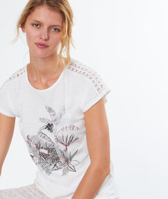 Product Un galon de dentelle sur les épaules et des maxi palmiers sur le devant, adoptez ce top pour des nuits trendy! Top Col rond Sans manches Le mannequin mesure 177cm et porte une taille S/36Description Un galon de dentelle sur les épaules et des maxi palmiers sur le devant, adoptez ce top pour des nuits trendy! Top Col rond Sans manches Le mannequin mesure 177cm et porte une taille S/36 Femme Nuit > MODÈLES > Hauts de Pyjama > Les Manches Courtes Frais de port offerts des 60EUR Mise à jour 12/02/17