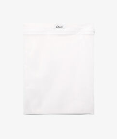Product Le garde du corps de votre lingerie et de vos collants, pour qu´ils survivent à l´essorage ! La dentelle et les broderies seront protégées dans cette pochette de lavage à glisser dans la machine à laver programme délicat ! - Pochette de lavage - Fermeture éclair - BlancDescription Le garde du corps de votre lingerie et de vos collants, pour qu´ils survivent à l´essorage ! La dentelle et les broderies seront protégées dans cette pochette de lavage à glisser dans la machine à laver programme délicat ! - Pochette de lavage - Fermeture éclair - Blanc Femme Soutiens-gorge > ET AUSSI > Accessoires Lingerie Frais de port offerts des 60EUR Mise à jour 11/30/17
