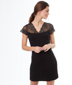 Product Couvertes de dentelle transparente, les épaules se dévoilent avec sensualité dans cette nuisette douce! Nuisette Col en V Manches courtes Le mannequin mesure 177cm et porte une taille S/36Description Couvertes de dentelle transparente, les épaules se dévoilent avec sensualité dans cette nuisette douce! Nuisette Col en V Manches courtes Le mannequin mesure 177cm et porte une taille S/36 Femme Nuit > MODÈLES > Nuisettes Frais de port offerts des 60EUR Mise à jour 11/30/17