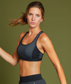 Product Idéale pour le fitness, la danse, le pilate et tous les sports nécessitant un maintien médium, cette brassière ultra stretch galbe joliment la poitrine. Au dos, 3 positions de réglage permettent dajuster le niveau de maintien en conservant une liberté de mouvement. On aime le jeu de matière mode et sexy avec la résille transparente sur le décolleté. Brassière Maintien médium 3 positions de réglage dos Dos nageur Résille Bandes réfléchissantesDescription Idéale pour le fitness, la danse, le pilate et tous les sports nécessitant un maintien médium, cette brassière ultra stretch galbe joliment la poitrine. Au dos, 3 positions de réglage permettent dajuster le niveau de maintien en conservant une liberté de mouvement. On aime le jeu de matière mode et sexy avec la résille transparente sur le décolleté. Brassière Maintien médium 3 positions de réglage dos Dos nageur Résille Bandes réfléchissantes Femme Soutiens-gorge > ET AUSSI > Brassières de Sport Frais de port offerts des 60EUR Mise à jour 01/11/18