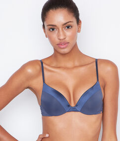 Product Pure: Le nouvel Invisible, terriblement chic ! Une ligne parfaite et épurée qui dessine le corps et magnifie les courbes en toute discrétion. Conçu dans une microfibre au contraste mat et brillant c´est sans conteste LE nouveau basique à adopter. Une technologie exclusive Etam avec des coques composées dun mélange dhuile et deau qui épousent parfaitement la poitrine. Le Magic Up nous fait gagner une taille de bonnet l´air de rien ! Sexy et sophistiquée avec un corps sublime... what else ? Magic Up + 1 taille Armatures Bretelles ajustables Coutures invisibles Microfibre mate et brillante Bretelles ajustables Agrafes dos A coordonner aux bas assortisDescription Pure: Le nouvel Invisible, terriblement chic ! Une ligne parfaite et épurée qui dessine le corps et magnifie les courbes en toute discrétion. Conçu dans une microfibre au contraste mat et brillant c´est sans conteste LE nouveau basique à adopter. Une technologie exclusive Etam avec des coques composées dun mélange dhuile et deau qui épousent parfaitement la poitrine. Le Magic Up nous fait gagner une taille de bonnet l´air de rien ! Sexy et sophistiquée avec un corps sublime... what else ? Magic Femme Soutiens-gorge > LES FORMES > Push Up Frais de port offerts des 60EUR Mise à jour 01/11/18