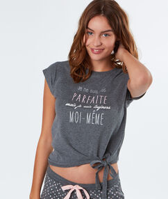 Product Je ne suis pas parfaite, mais je suis toujours moi-même ! Faites passer le message avec un top doux! Top Col rond Manches courtes Nud devant Application texte Le mannequin mesure 177cm et porte une taille S/36Description Je ne suis pas parfaite, mais je suis toujours moi-même ! Faites passer le message avec un top doux! Top Col rond Manches courtes Nud devant Application texte Le mannequin mesure 177cm et porte une taille S/36 Femme Nuit > MODÈLES > Hauts de Pyjama > Les Manches Courtes Frais de port offerts des 60EUR Mise à jour 01/11/18