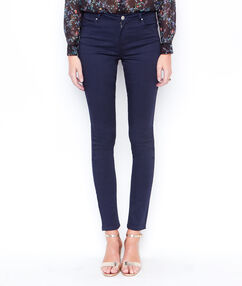 Product Effet seconde peau pour ce pantalon slim ultra doux avec sa matière coton! Baskets ou escarpins, il se coordonne à tous nos styles. Pantalon slim Coton 5 poches et boutons Passants ceinture Blanc cassé Longueur d´entrejambe : 82cm Le mannequin mesure 177cm et porte une taille S/36Description Effet seconde peau pour ce pantalon slim ultra doux avec sa matière coton! Baskets ou escarpins, il se coordonne à tous nos styles. Pantalon slim Coton 5 poches et boutons Passants ceinture Blanc cassé Longueur d´entrejambe : 82cm Le mannequin mesure 177cm et porte une taille S/36 Femme Prêt-à-porter > VÊTEMENTS > Pantalons & Shorts Frais de port offerts des 60EUR Mise à jour 01/11/18
