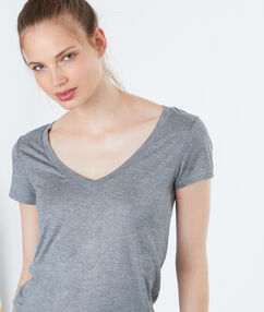 Product Pour un look sans faute, misez sur de bons basiques! Top Col en V Manches courtesDescription Pour un look sans faute, misez sur de bons basiques! Top Col en V Manches courtes Femme Prêt-à-porter > VÊTEMENTS > Tops & T-Shirts Frais de port offerts des 60EUR Mise à jour 01/11/18