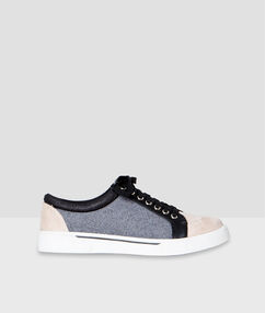 Product Les sneakers adoptent un mélange de matières inattendues pour booster notre style! Sneakers Lacets Semelle en caoutchoucDescription Les sneakers adoptent un mélange de matières inattendues pour booster notre style! Sneakers Lacets Semelle en caoutchouc Femme Prêt-à-porter > ACCESSOIRES > Chaussures Frais de port offerts des 60EUR Mise à jour 01/11/18