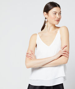 Product Effet 2 en 1 pour ce top fluide et léger au décolleté plongeant. Top Décolleté plongeant Effet 2 en 1 Le mannequin mesure 176cm et porte une taille S/36Description Effet 2 en 1 pour ce top fluide et léger au décolleté plongeant. Top Décolleté plongeant Effet 2 en 1 Le mannequin mesure 176cm et porte une taille S/36 Femme Prêt-à-porter > VÊTEMENTS > Tops & T-Shirts Frais de port offerts des 60EUR Mise à jour 01/11/18