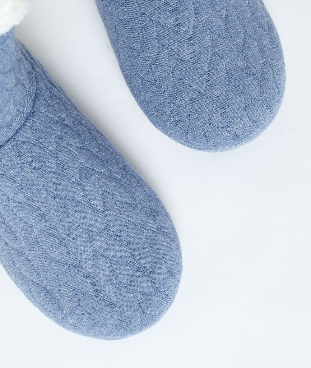 Chaussons bottines fourrées bleu azur.