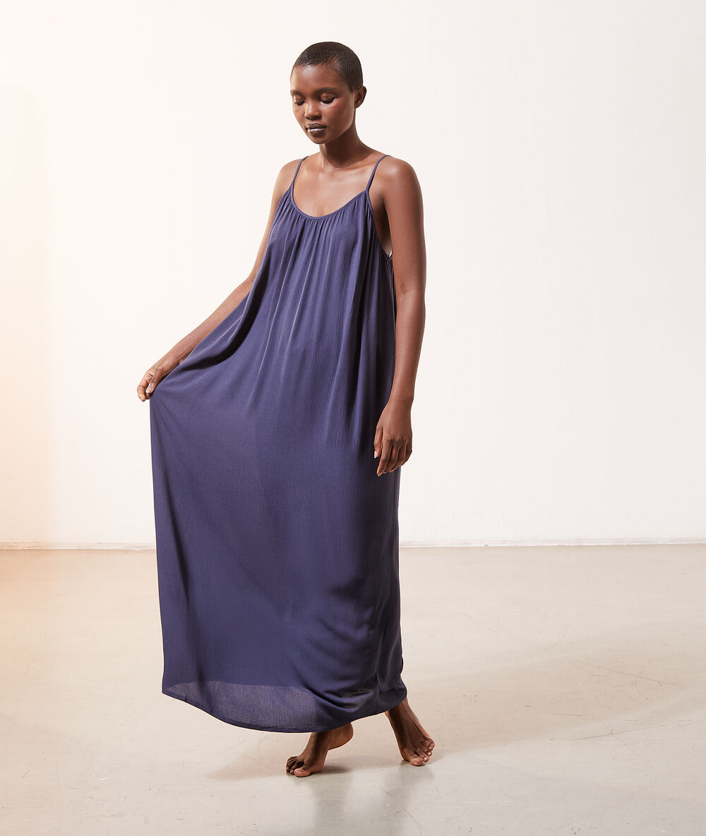 Nuisette longue décolleté dos indigo.