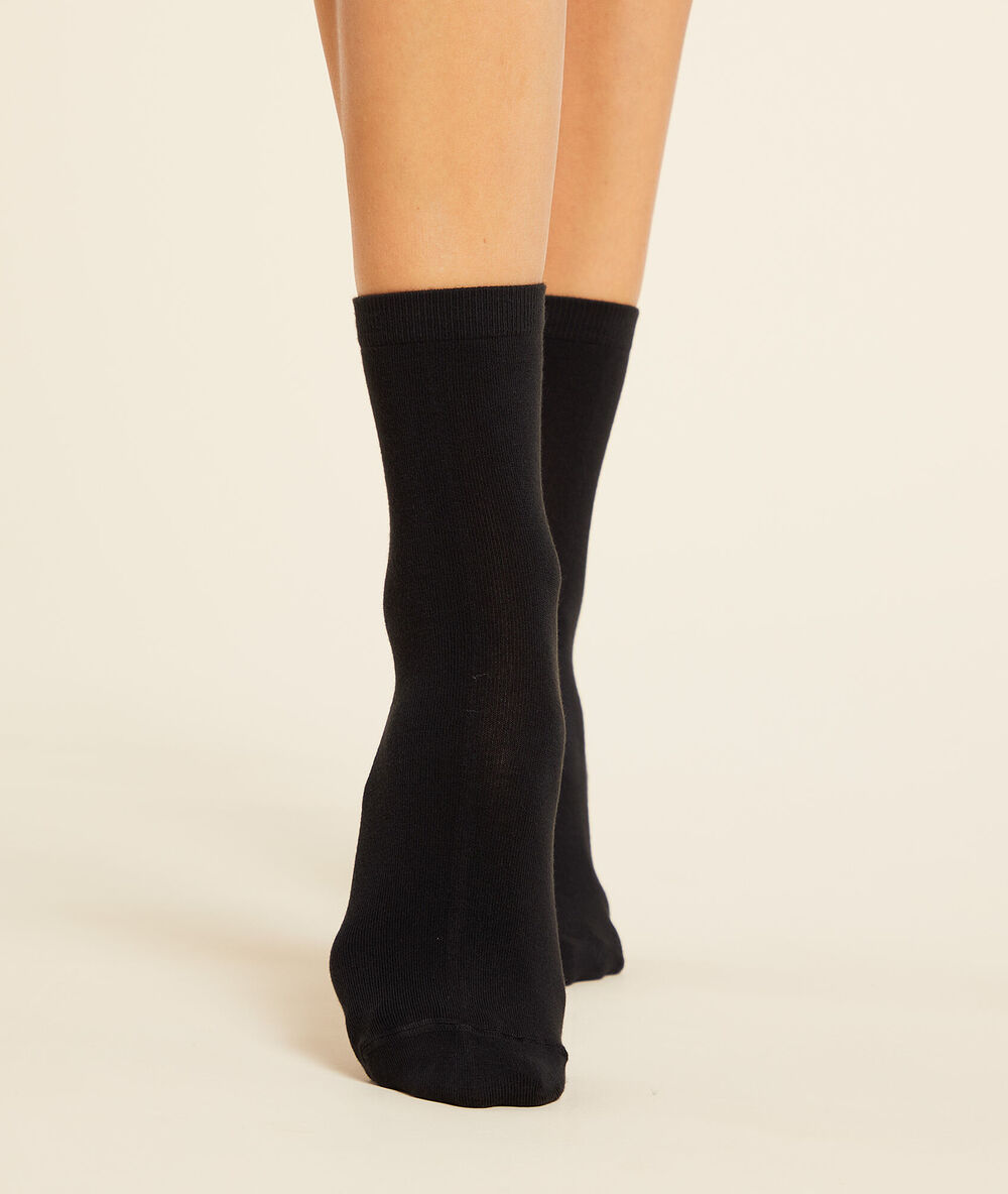 Lot de 2 paires de chaussettes matière thermique noir.