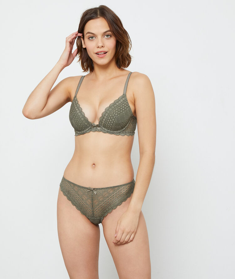 Tanga en dentelle kaki.