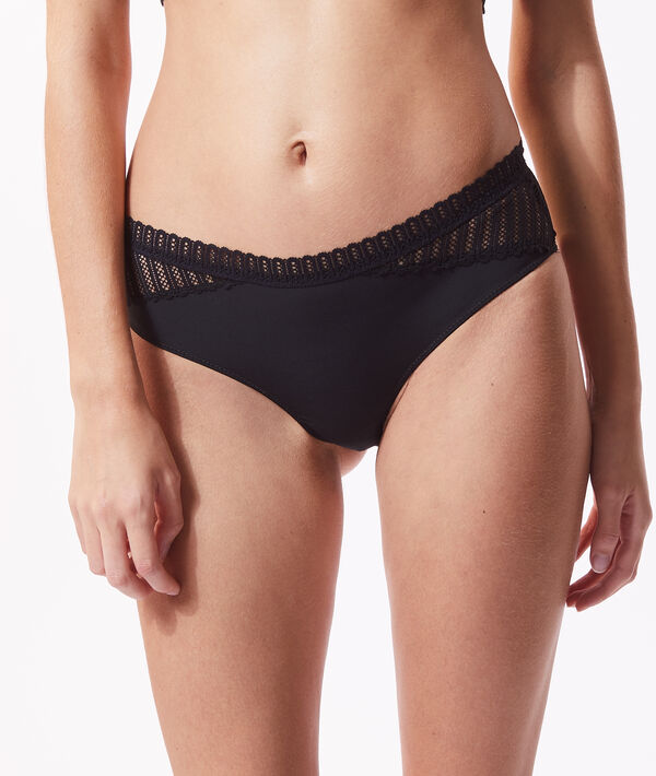 Shorty en dentelle Shorty en dentelle;${refinementColor}