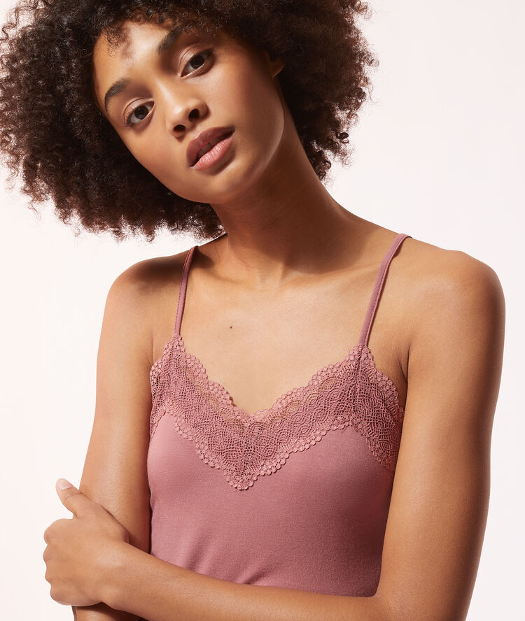 Nuisette, détails dentelle blush.