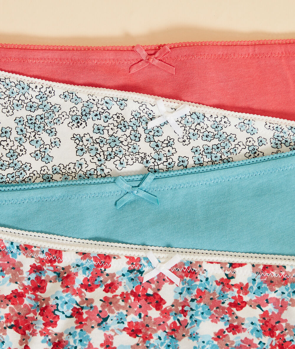 Lot de 4 culottes bleu.