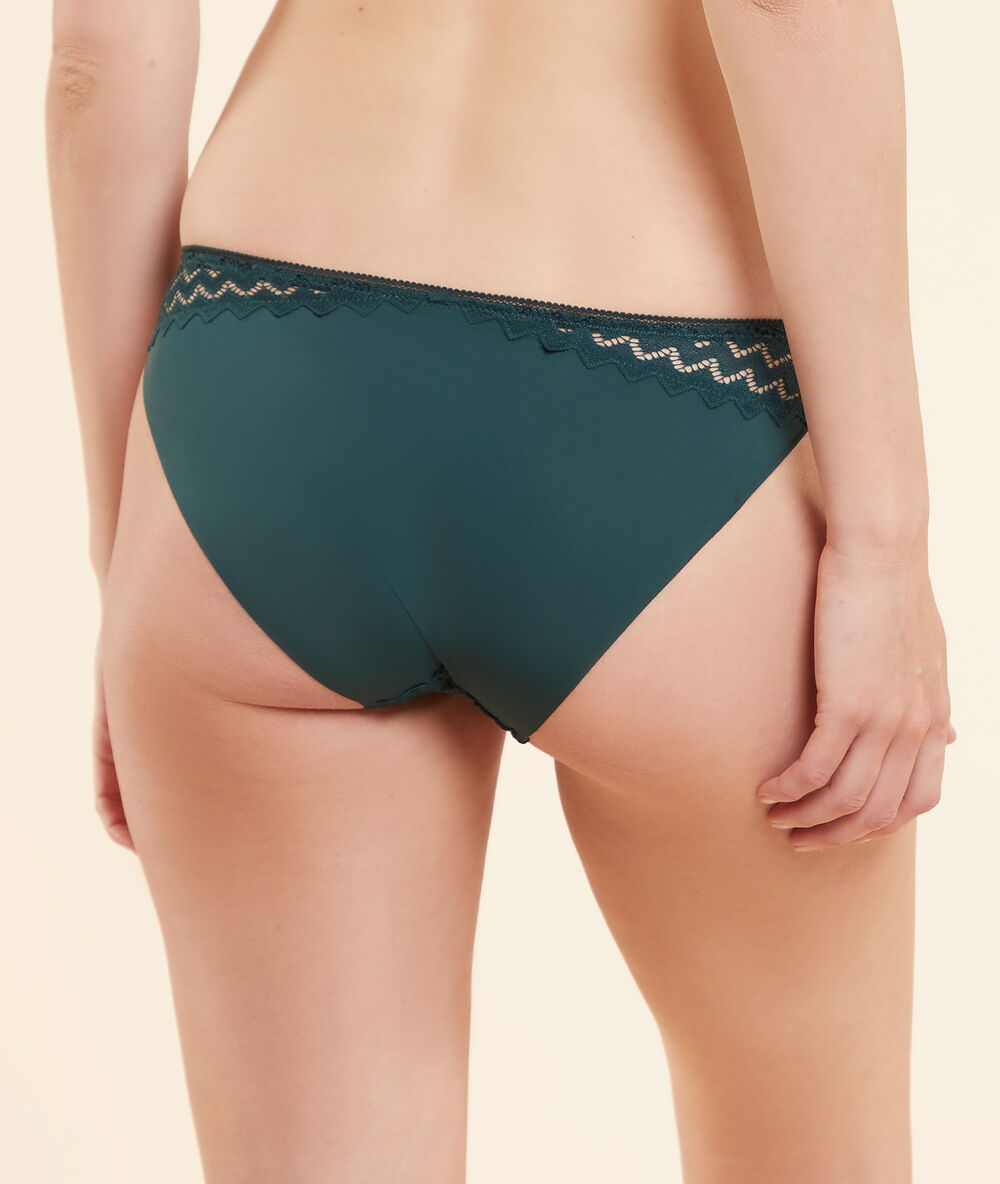 Culotte en dentelle et microfibre vert sapin.