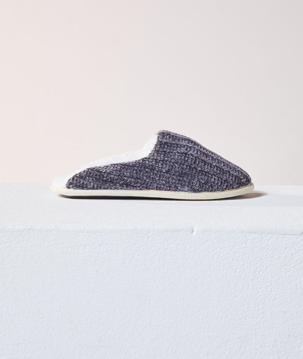 Chaussons mules tricot anthracite.