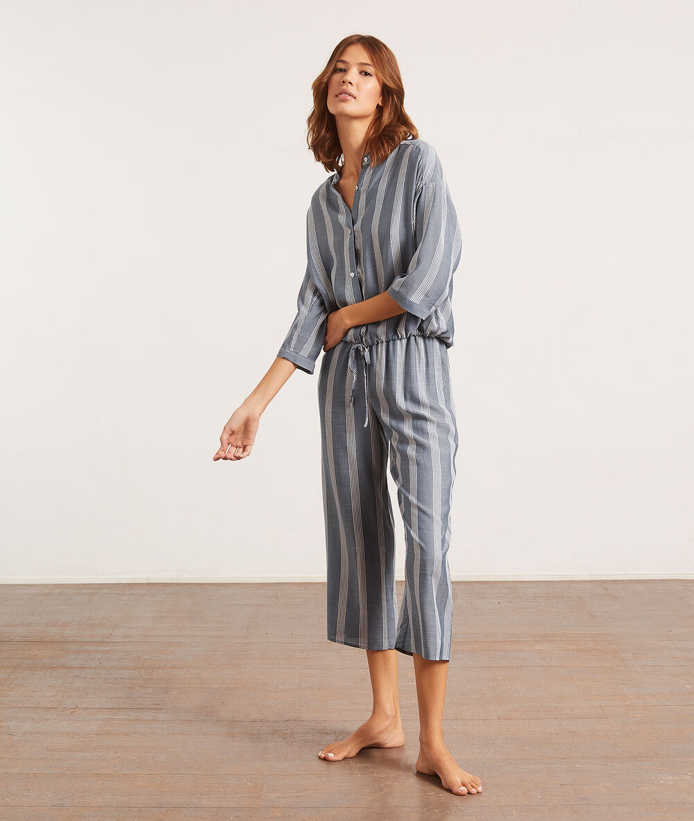 Chemise de pyjama manches 3/4 marine.
