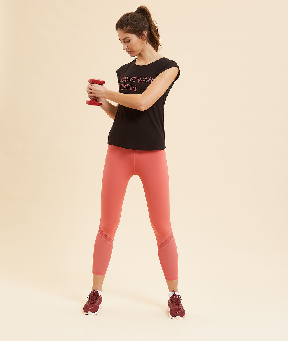 T-shirt manches courtes "move your limits" noir.
