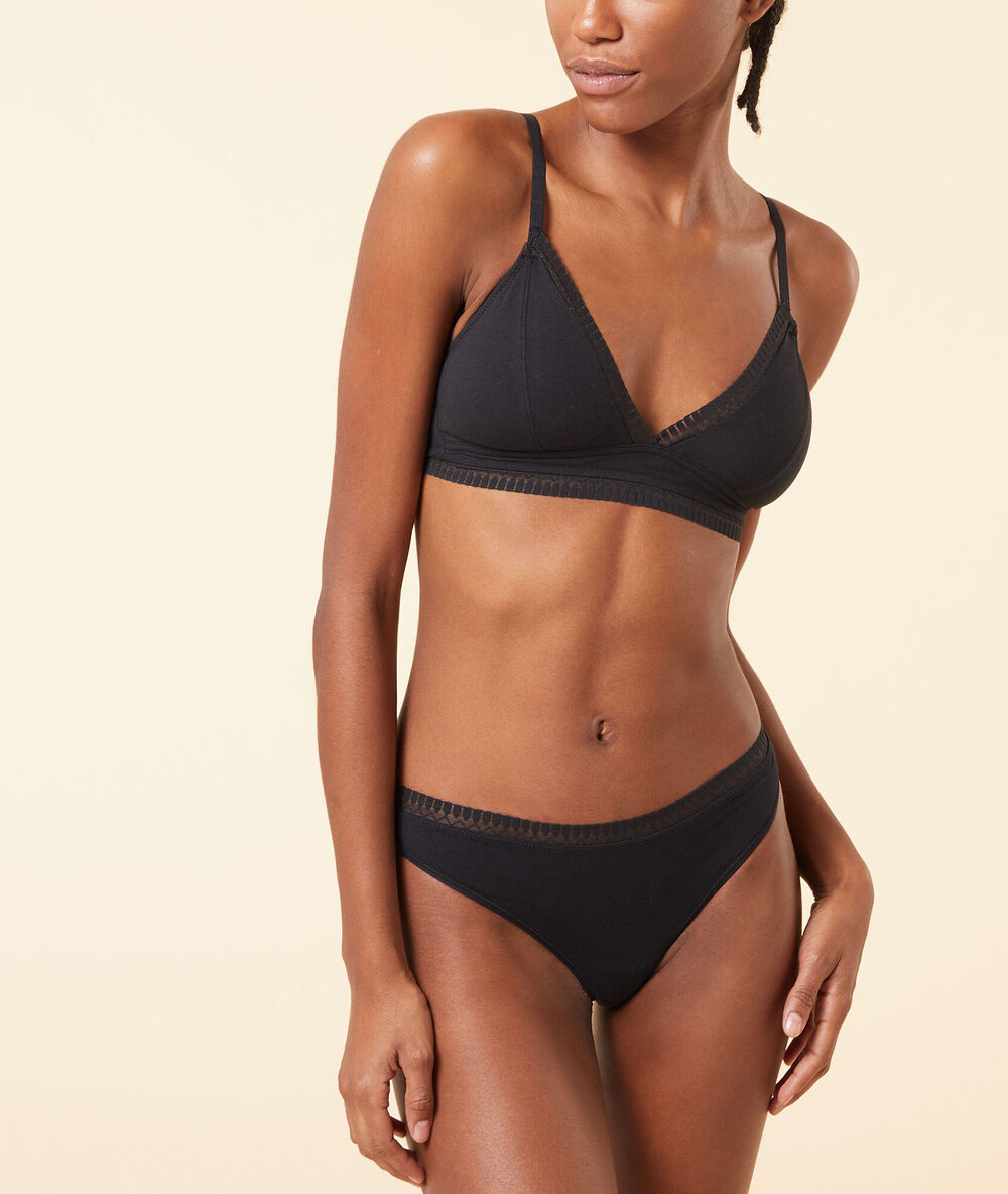 Triangle sans armatures, pads amovibles en coton bio noir.