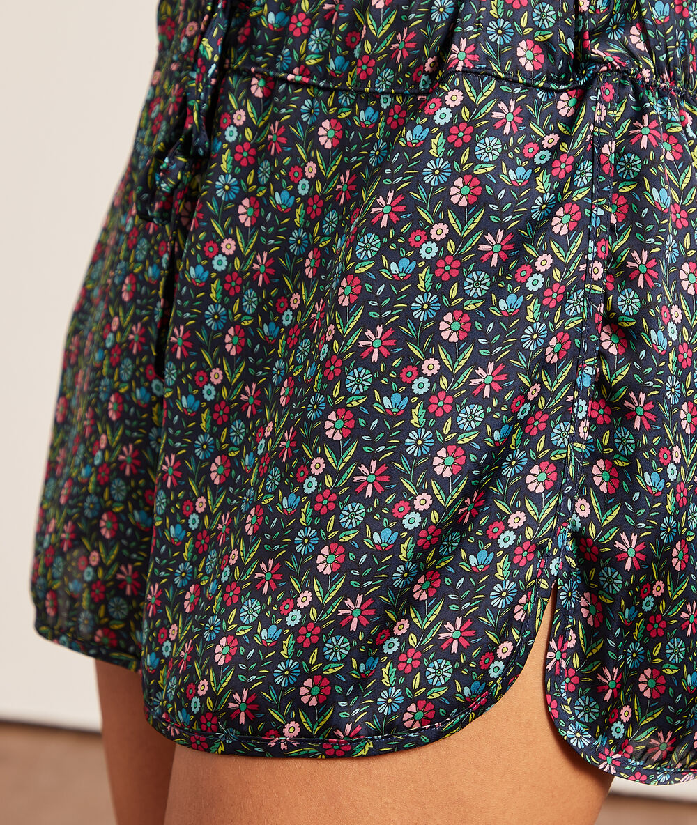 Short de pyjama imprimé multicolore.