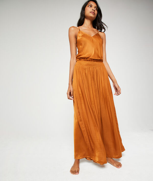 Pantalon ample ocre.