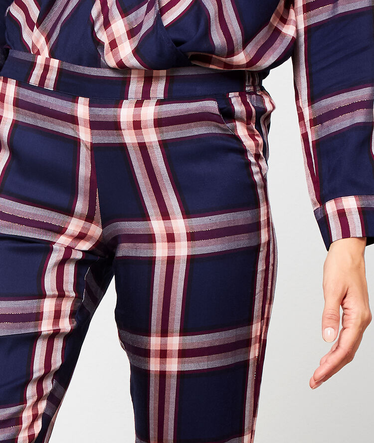 Pantalon imprimé bleu.