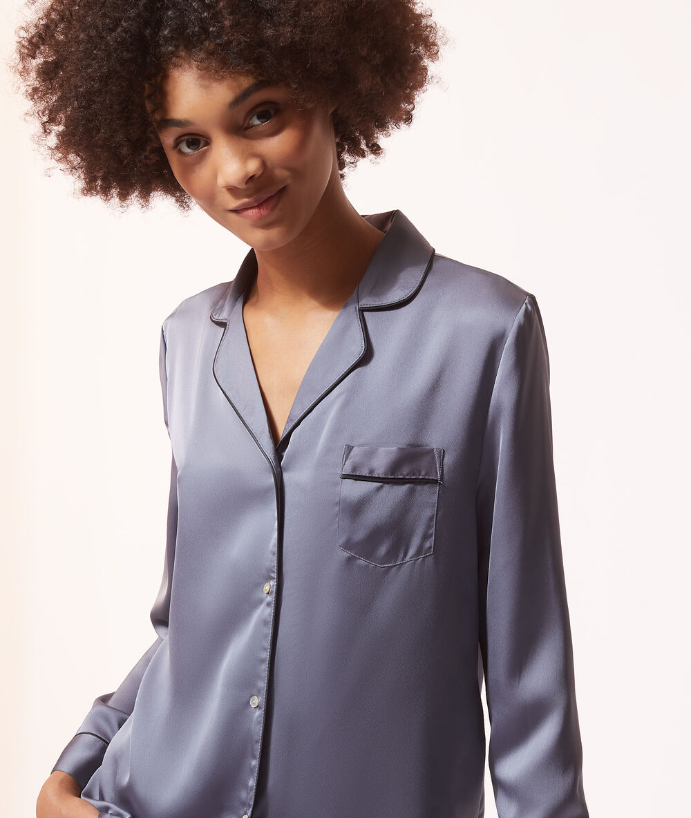 Chemise pyjama d'homme satinée bleu.