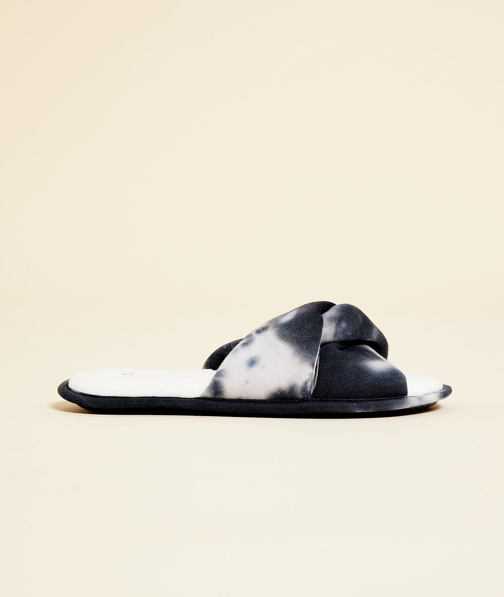 Chaussons tongs effet tie and dye noir.