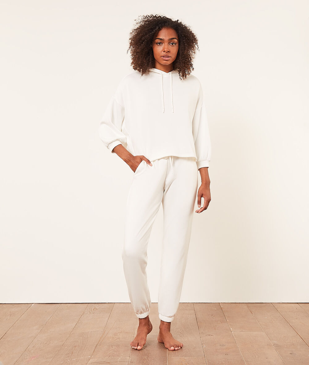 Pantalon jogger ecru.