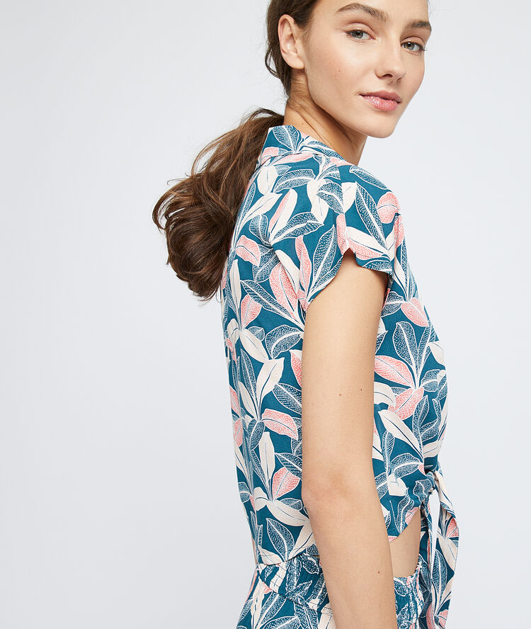 Chemise de pyjama multicolore.