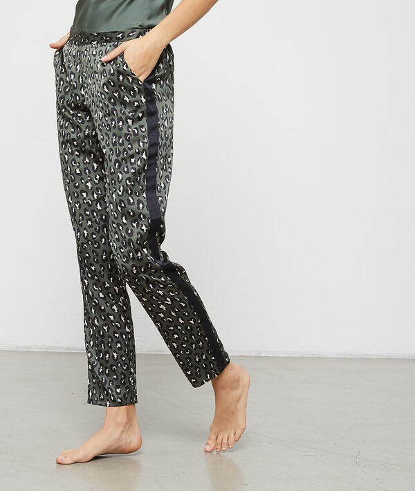 Pantalon satiné imprimé léopard Pantalon satiné imprimé léopard