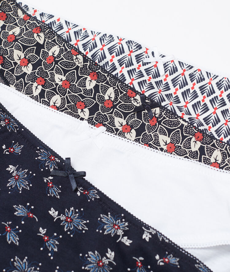 Lot de 4 culottes en coton marine.