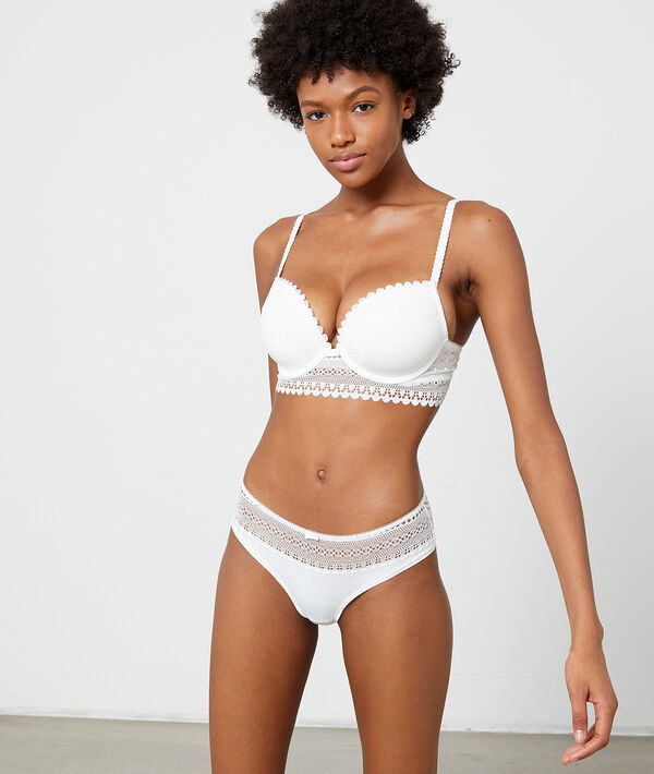 Shorty en microfibre, bords dentelle ecru.