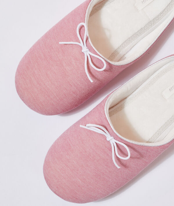 Chaussons mules Chaussons mules;${refinementColor}