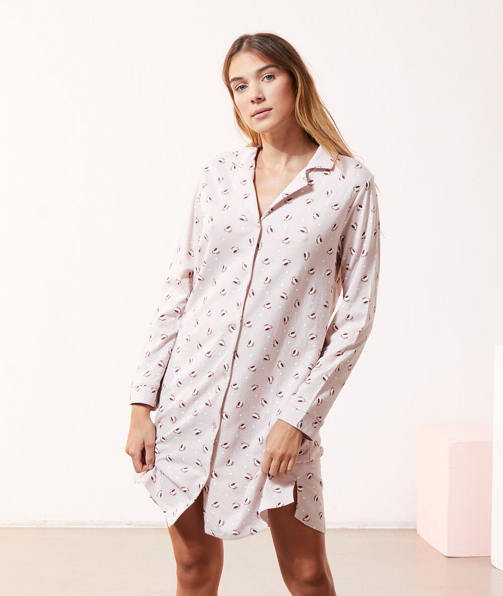 Chemise de nuit "tasses de café" rose.