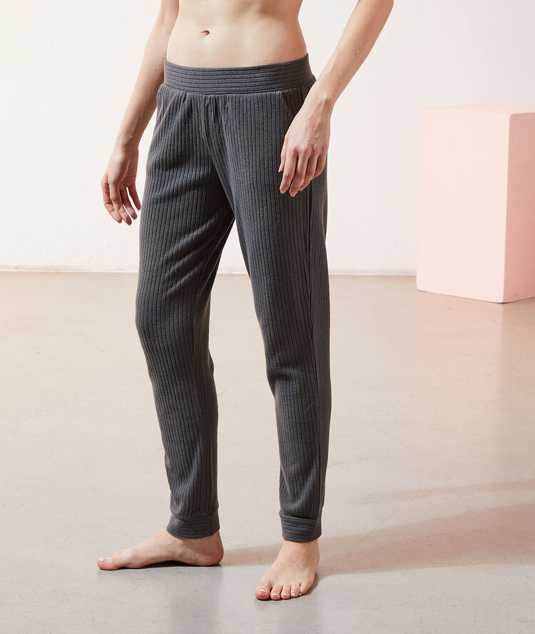 Pantalon côtelé loungewear kaki.