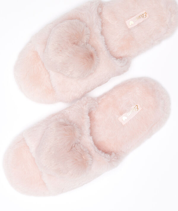 Mules ouvertes fausse fourrure coeur rose.