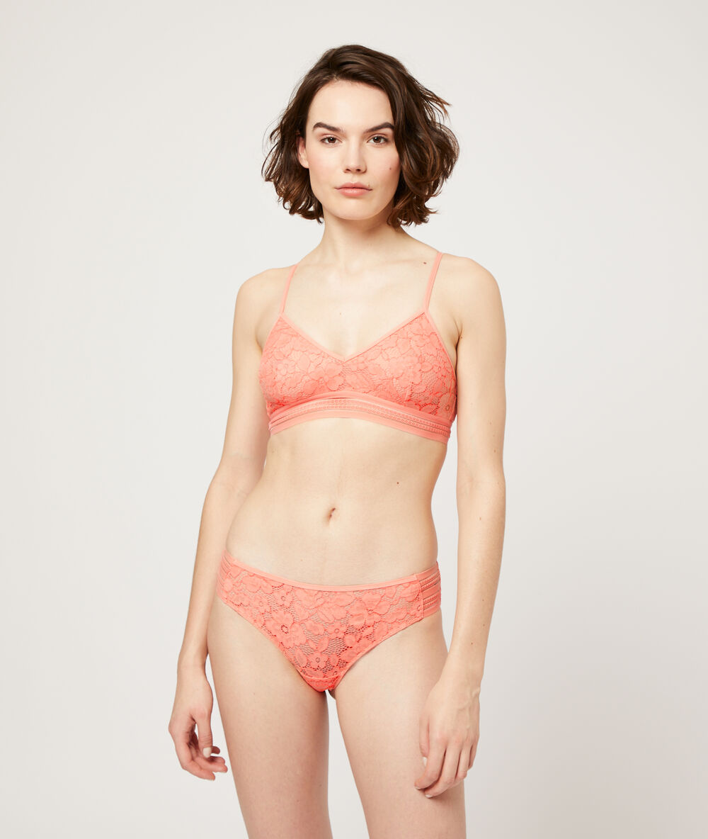 Hipster en dentelle rose.