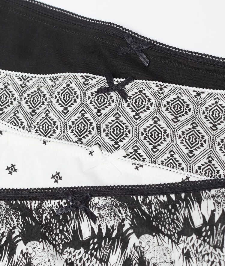 Lot de 4 culottes en coton noir.