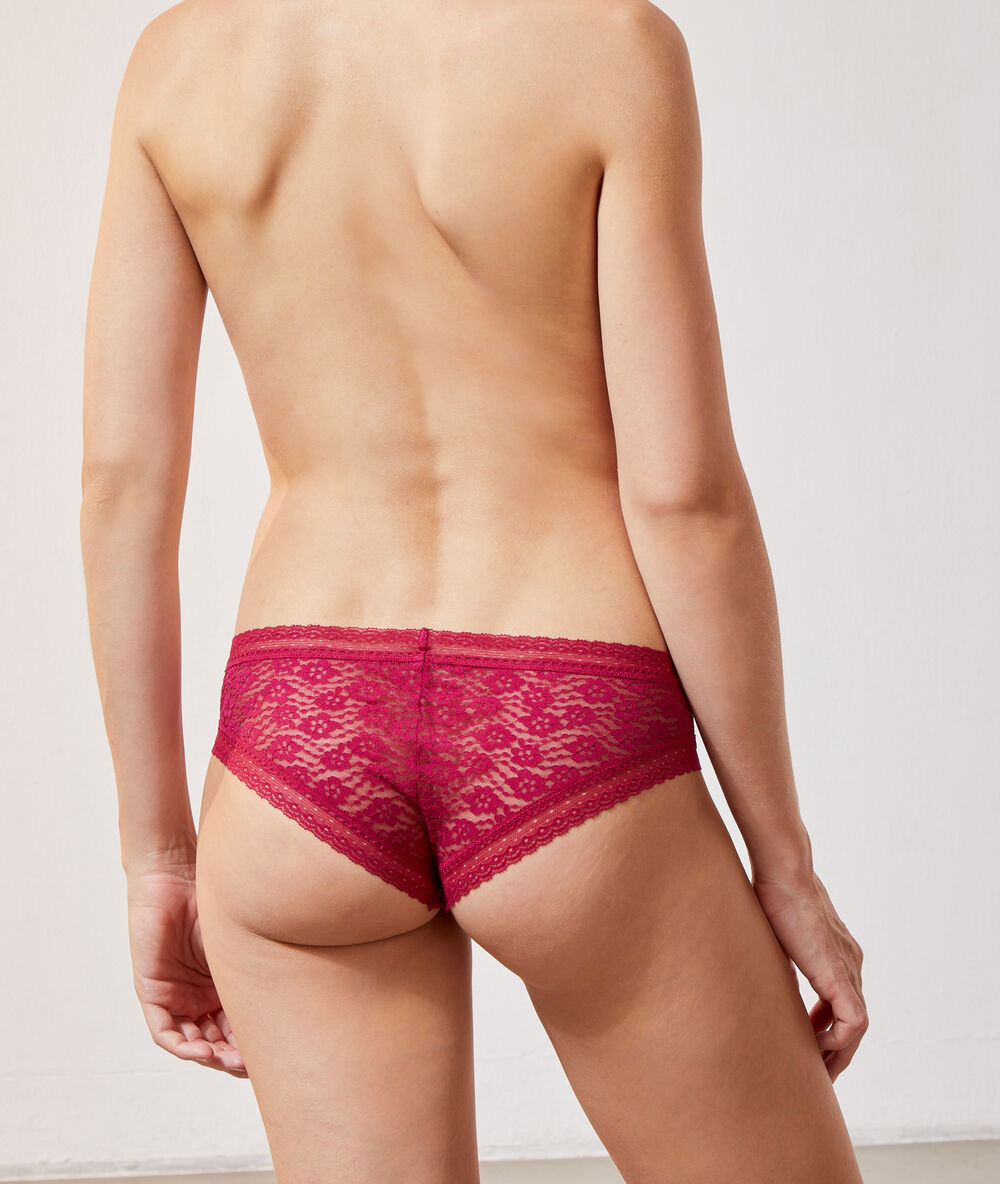 Hipster en dentelle fushia.