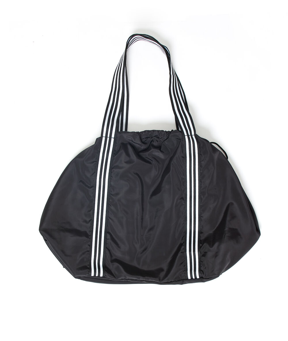 Sac de sport à grandes anses noir.