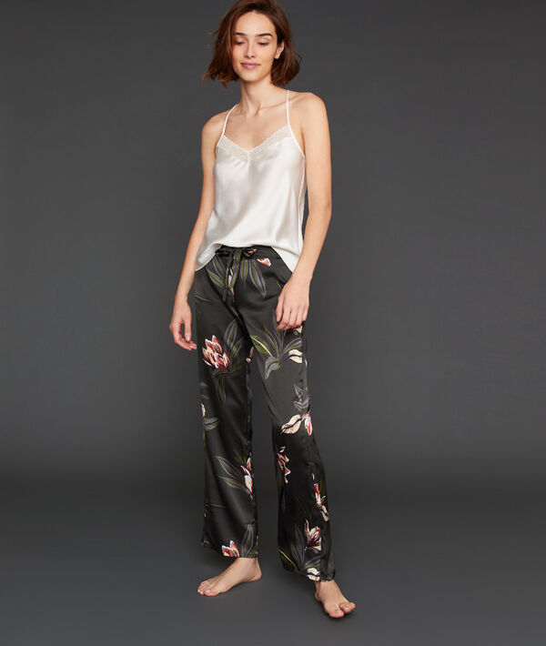Pantalon large satiné imprimé floral kaki.
